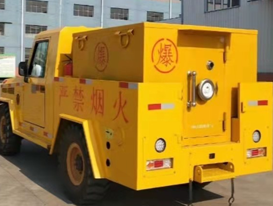 绥江凯龙爆破器材运输车：保障爆破任务的安全运行
